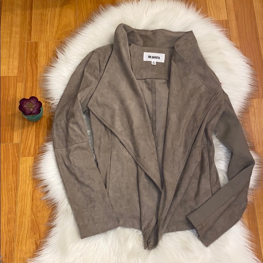 BB Dakota Wade Faux Suede Drape Jacket in Toffee S - Picture 6 of 8
